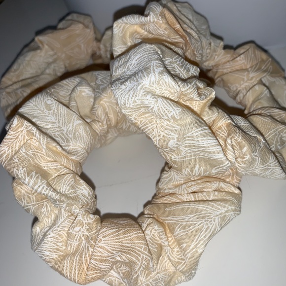 handmade Accessories - Cute vintage style scrunchie!